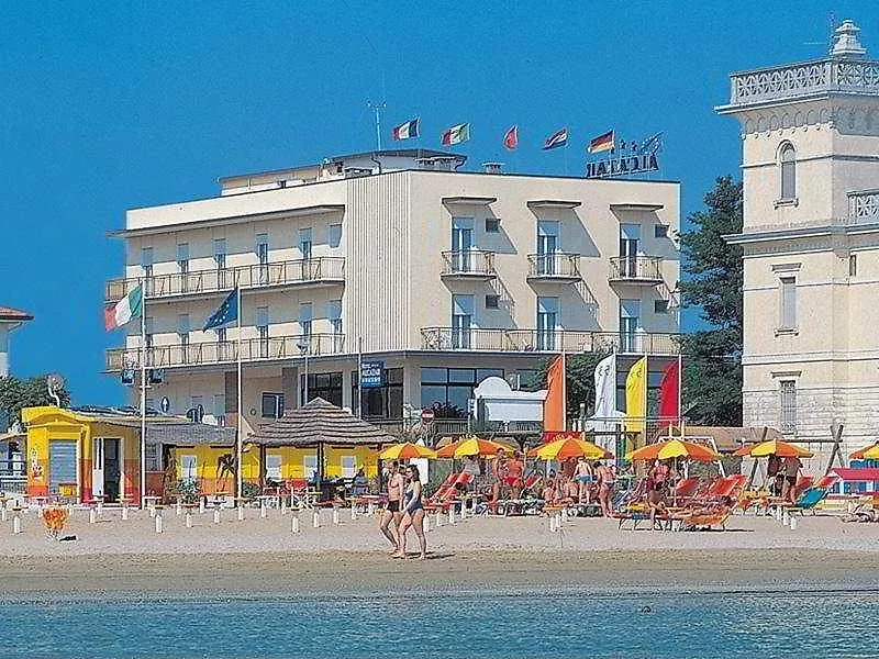 Hotel Alcazar Rimini 3*,